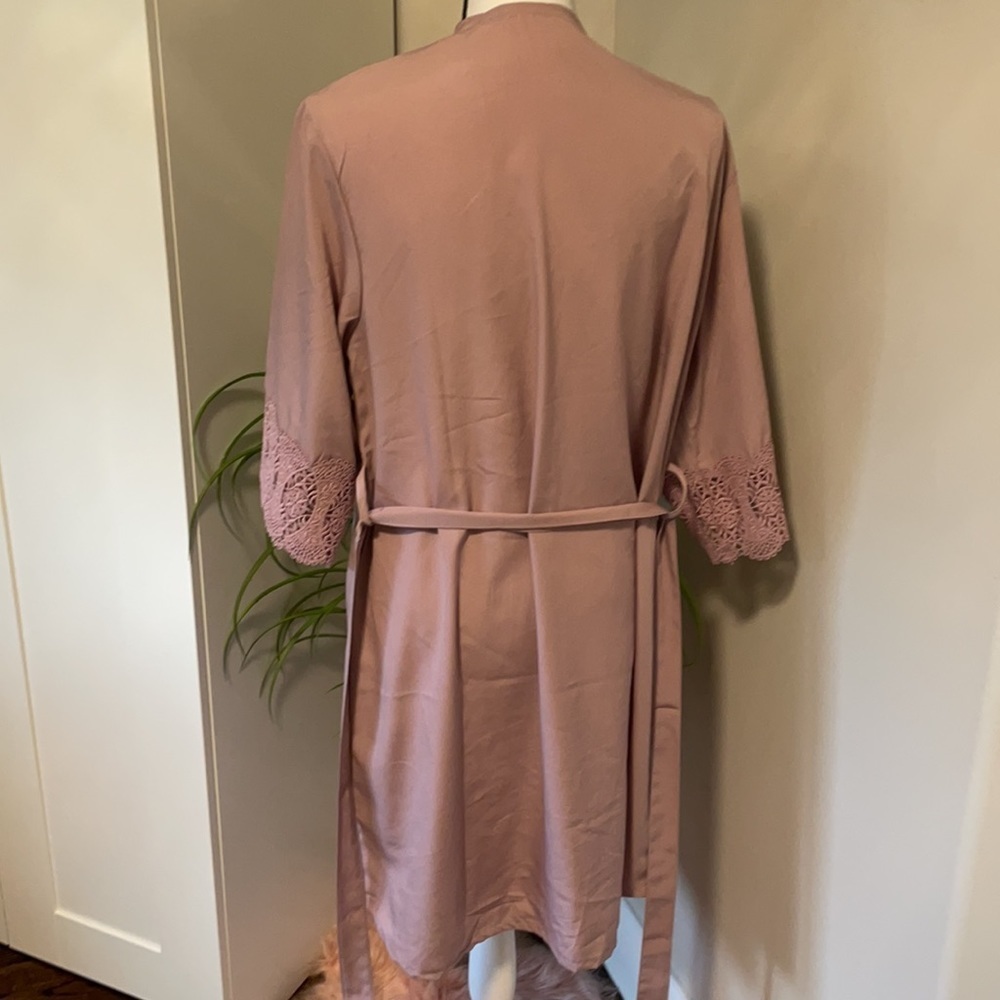 Dusty Rose/Mauve Robe with Lace Detail - Picture 4 of 5
